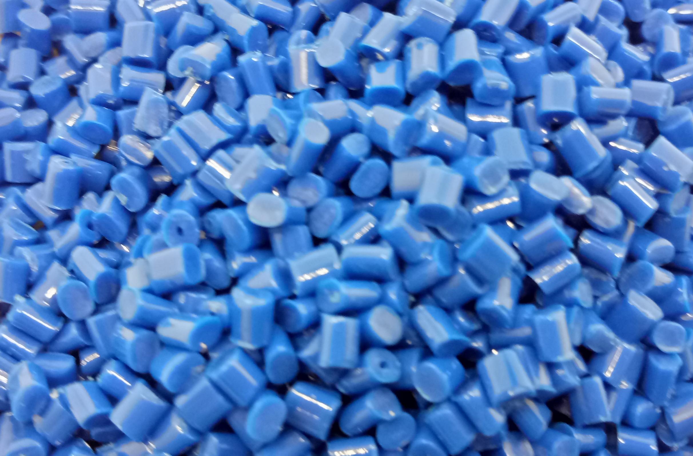 買色母塑膠顆粒，一定要選擇專業(yè)廠家