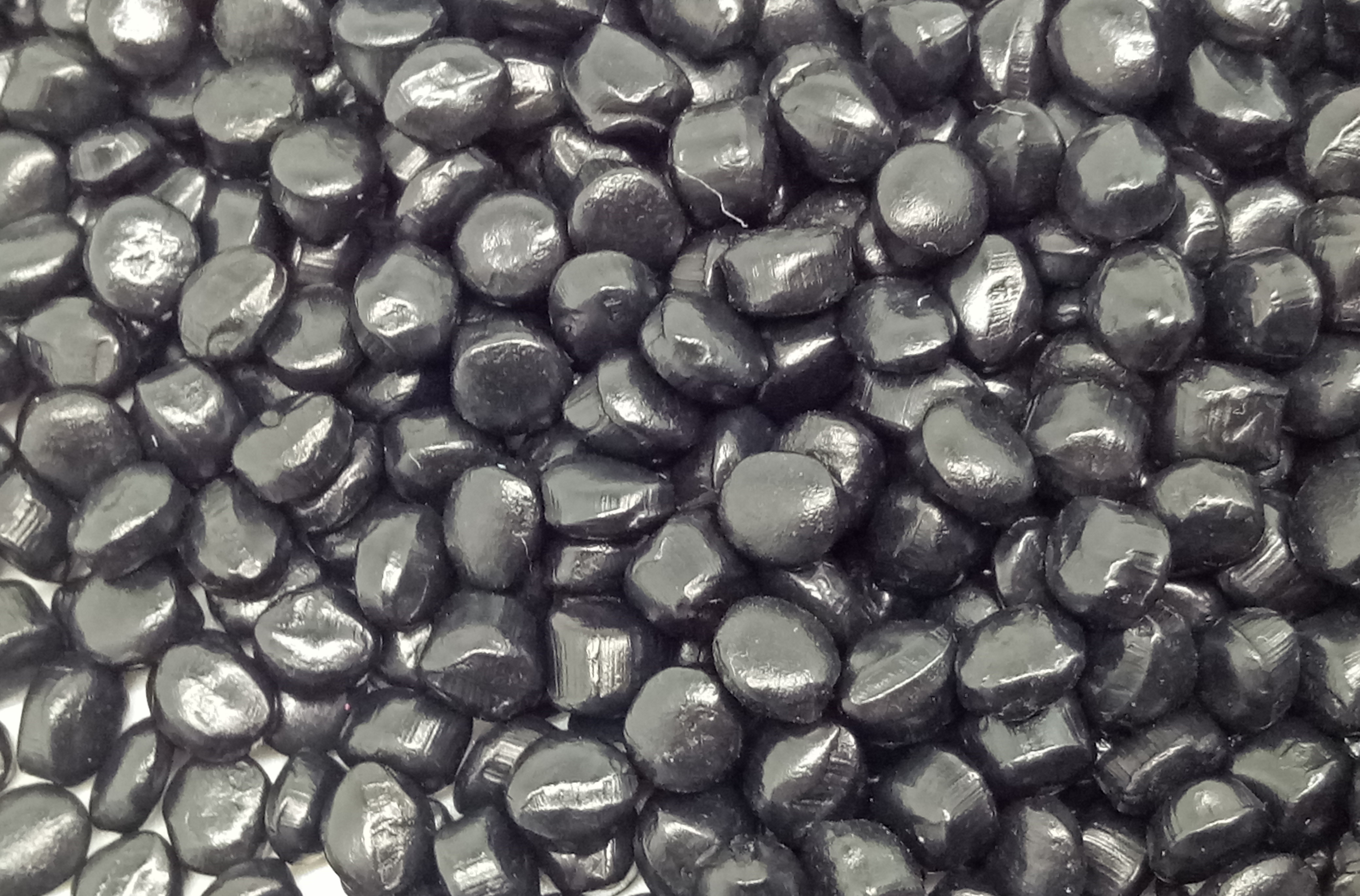 黑色母粒在塑料制品中的作用及使用注意事項(xiàng)